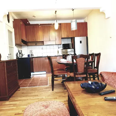 Apartment Jasmine Metro Station, 2bdr, Free Parking *