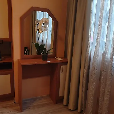 Jasmine Metro Station, 2bdr, Free Parking Apartment
