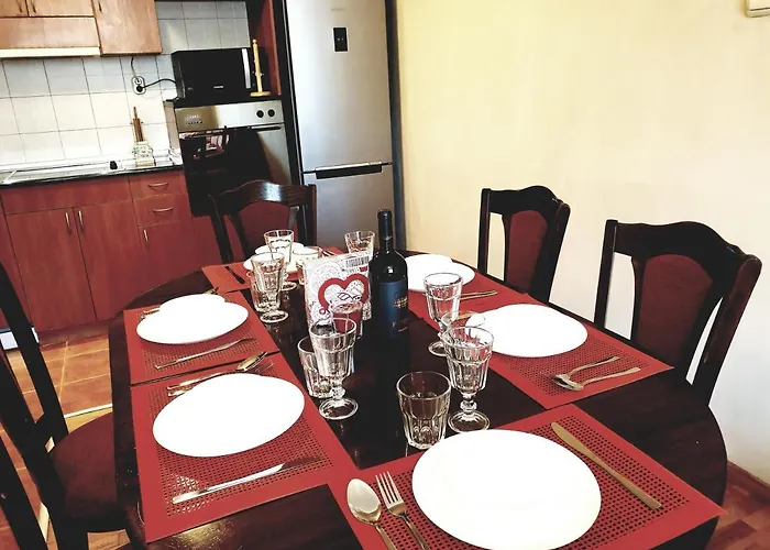 Apartment Jasmine Metro Station, 2bdr, Free Parking *