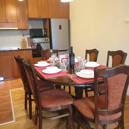 Jasmine Metro Station, 2bdr, Free Parking Appartement